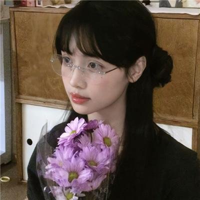 偷偷接吻